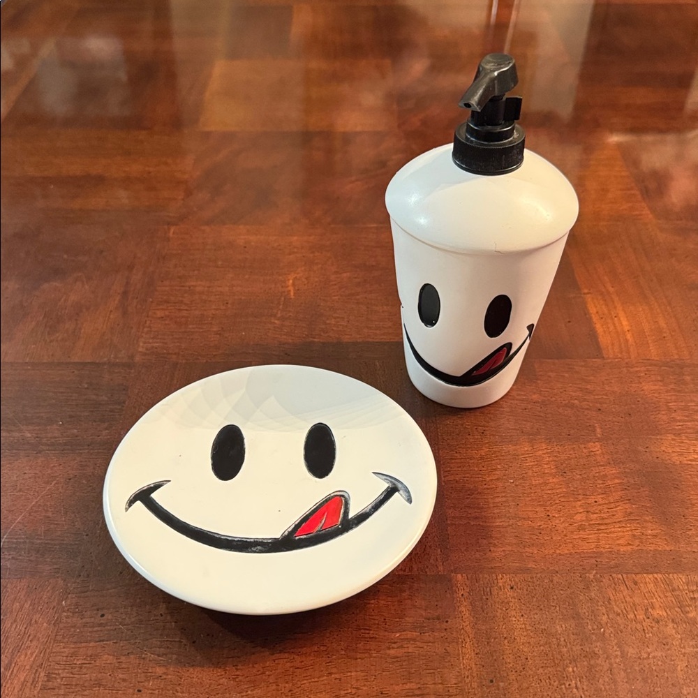 Joe Boxer Lickey Bathroom Accessories Soap Dish and Soap Lotion Dispenser